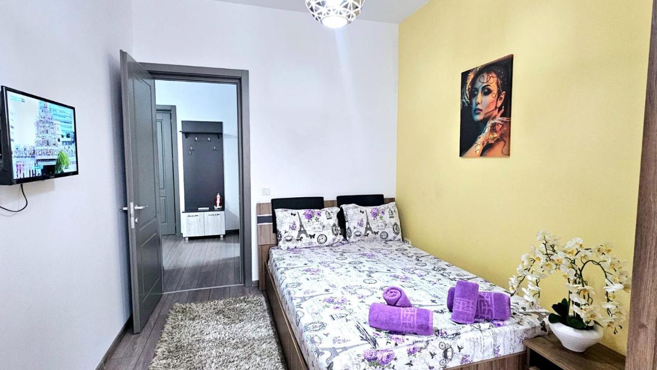 Apartment Luxurious Azure Near Mall